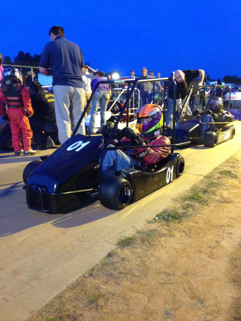 goss_01's tweet image. @pexchassis on the grid, we qualifiying #WoodleafSpeedway @PRNAtTheTrack