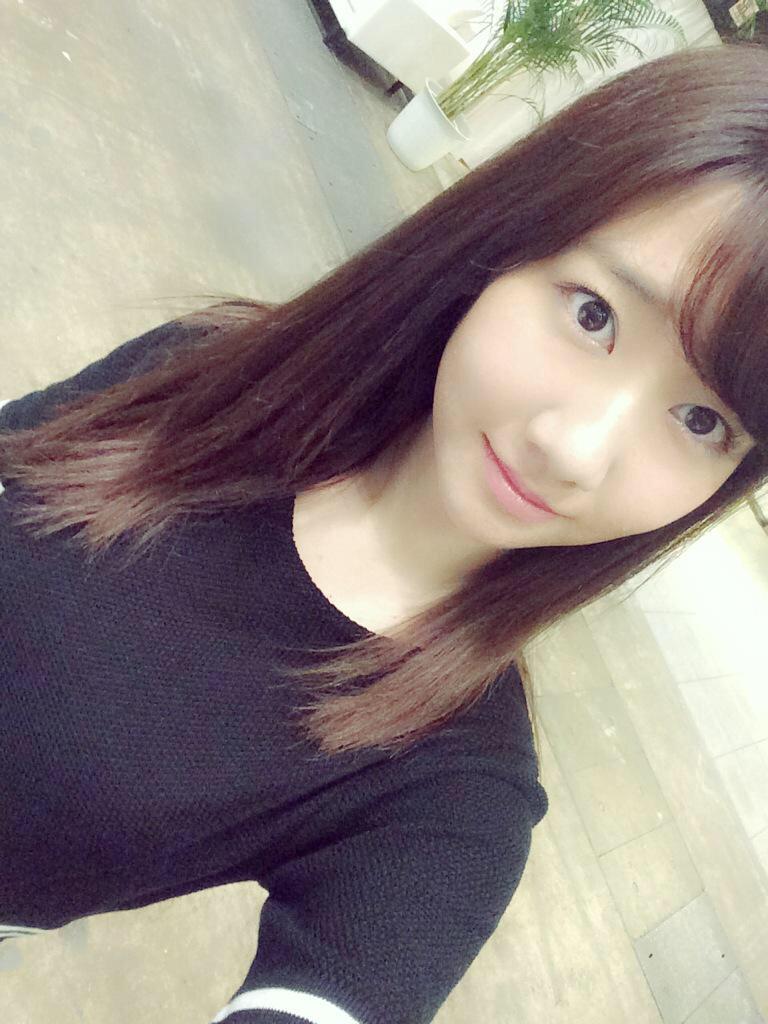 ___TEA48___'s tweet photo. おはようございます。
久々の浮上ですが、おぼえてますか？笑
朝から牛乳飲まなきゃ良かったと後悔してます(｡-_-｡)
お腹痛い…！
以上、柏木由紀でした（＾ω＾） http://t.co/9EJlmiItZq
