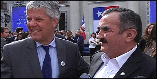 CNNChile's tweet photo. Los puntos que marcan la discusión sobre la carrera docente http://t.co/nWKaApo3Gf #CNNchile http://t.co/FLCzrHuiaN
