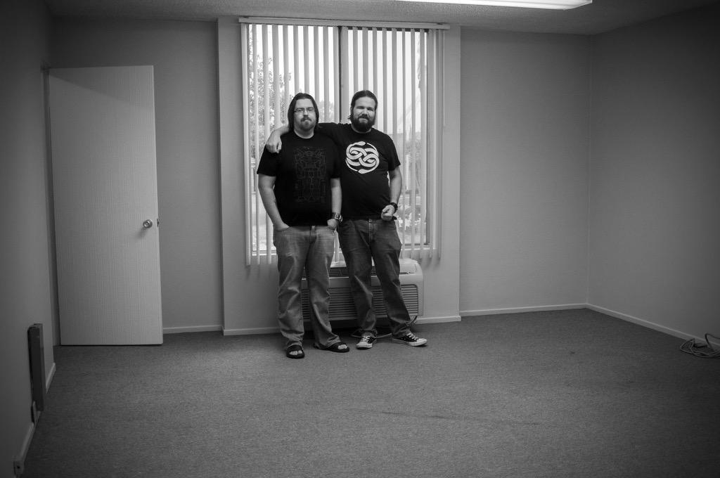 LilBroSNS's tweet photo. The next chapter. #movingday #officelife http://t.co/FVvEUNNGhV