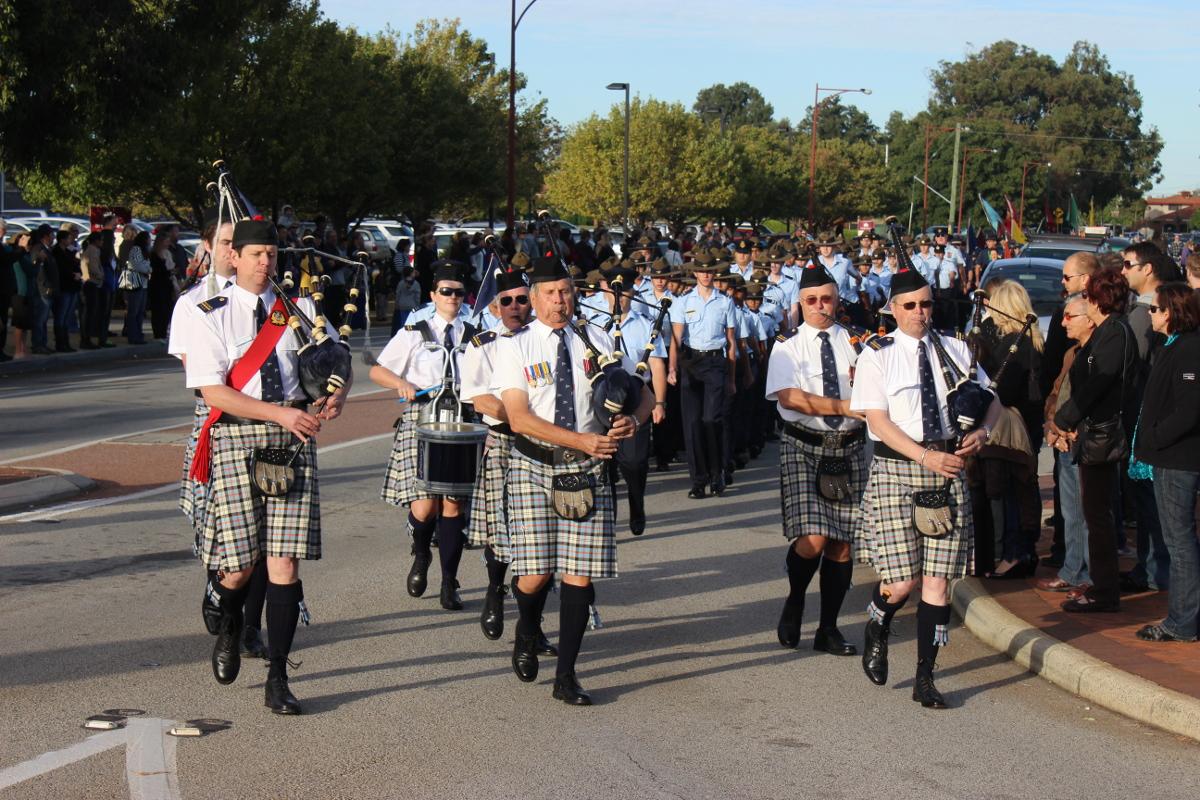 coldwombat's tweet photo. Fremantle sailing club pipes leading #AAFC #7Wing #713Sqdn cadets in the @cityofcanning #ANZACDay2015 march. http://t.co/Y68koN6etx