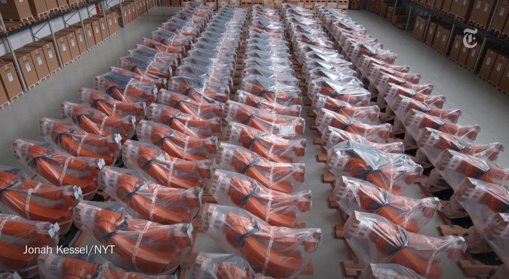 nytimes's tweet photo. In China, the robots have arrived, and they're engineering workers out of jobs http://t.co/9ks1GCWsJm http://t.co/bkNABZODuH