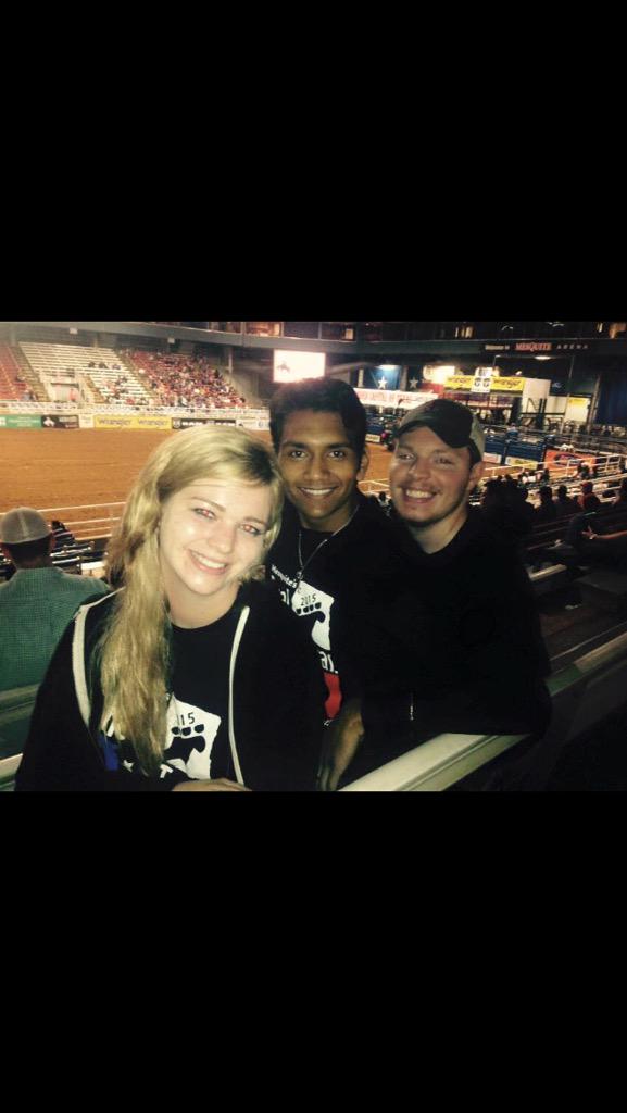 CaitMarie_93's tweet photo. #MesquiteRodeo #countrygirl http://t.co/Xq9QDZiJbd