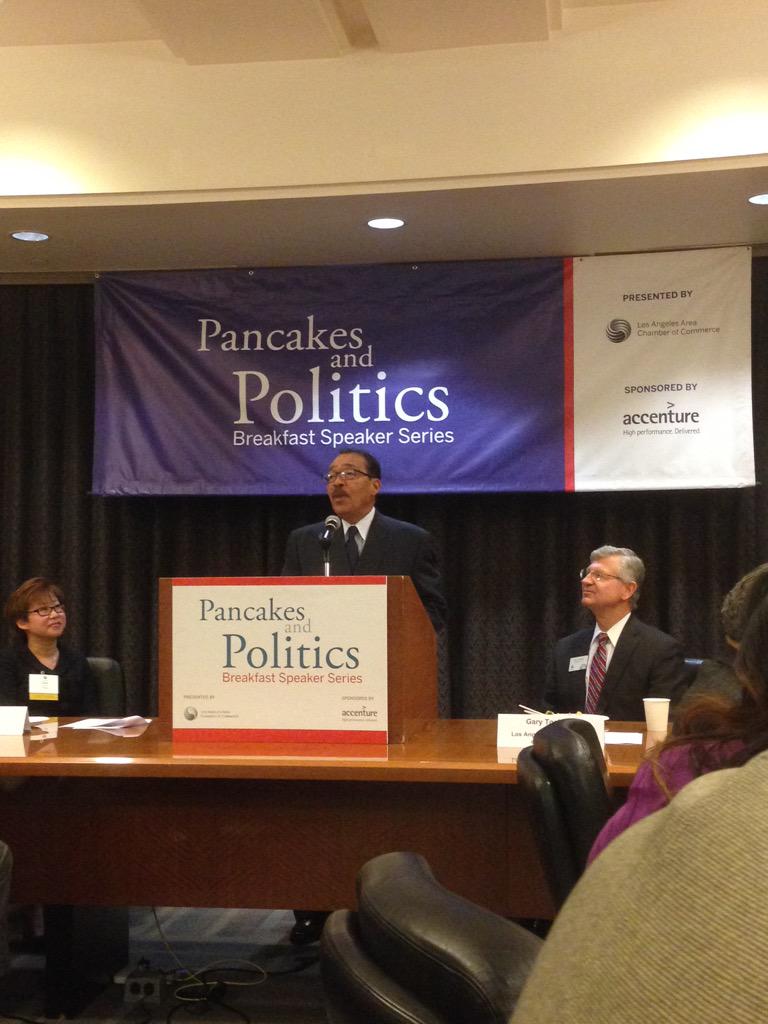 Scotty2E's tweet photo. @HerbJWesson on his priorities (homelessness, county-city collaboration, and more). Thanks @LAAreaChamber @Accenture! http://t.co/IVlbvxoquy