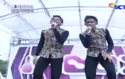 K2RL_SAMARINDA_'s tweet photo. "@InboxSCTV_: Sngguh mati aku jadi pnsaran.hayo mana suaranya Kidholics dan 2RLovers #KarnavalInboxWith2R http://t.co/KuHI9e9wxF"