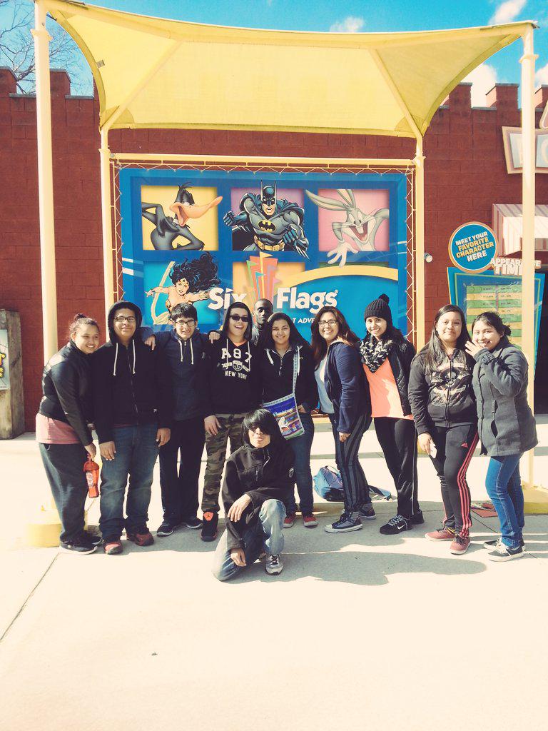 JMadrid13x's tweet photo. Lots of fun today :D @LHS_Lancer @LincolnPhysics #sixflags #physics2015 http://t.co/dj9HceNTh3