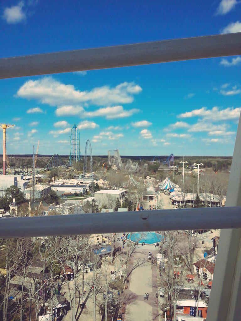 JMadrid13x's tweet photo. Lots of fun today :D @LHS_Lancer @LincolnPhysics #sixflags #physics2015 http://t.co/dj9HceNTh3