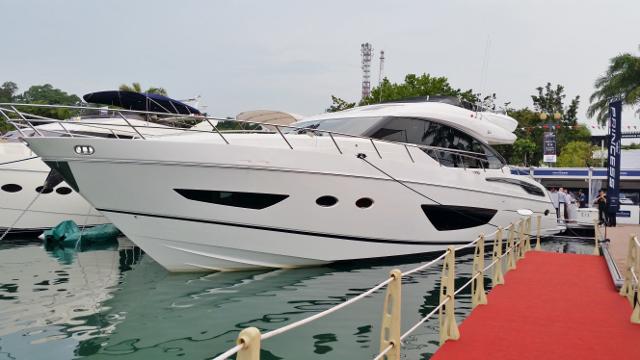 Princess_S_E_A's tweet photo. #SingaporeYachtShow: Dont miss to see the brand new and stunning #PrincessS72, an #AsianPremier. http://t.co/xEmjtC3TXx