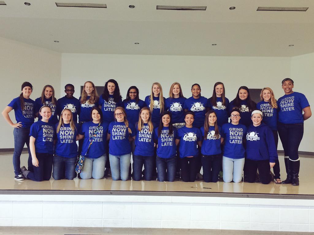 SplitterSball's tweet photo. THANK YOU girls for all of your hard work tonight! And thank you to everyone who came to support the program! http://t.co/jvUcHHzYHI