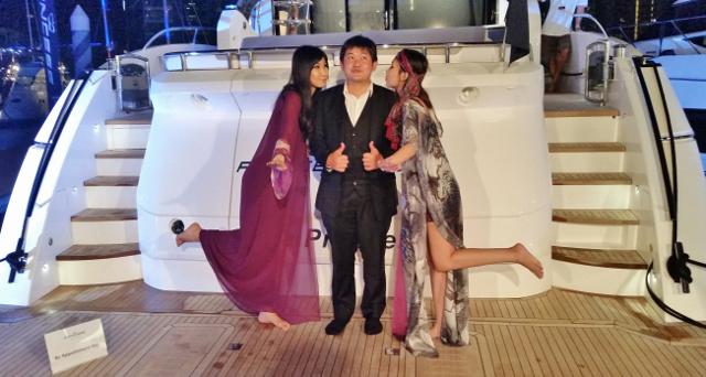 Princess_S_E_A's tweet photo. #SingaporeYachtShow : ... and #fun #entertainment is guaranteed http://t.co/9Lsjy5LztX