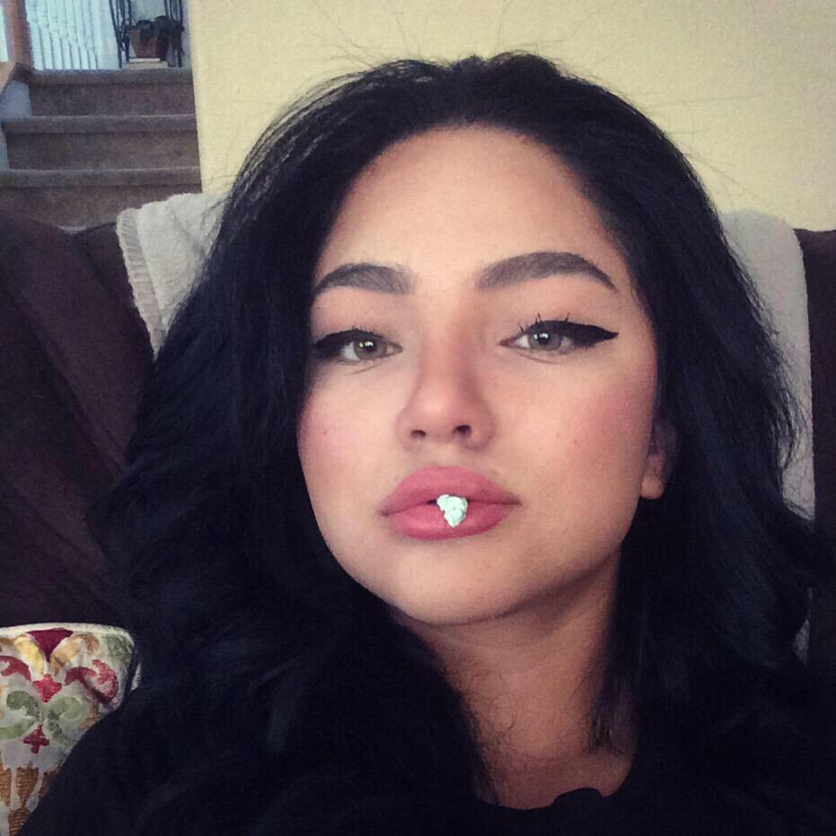 I look like a white bitch who did the Kylie Jenner lip challenge!😂😂😂