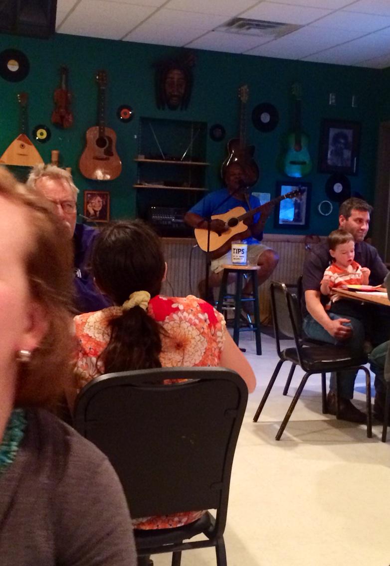 mnmoser's tweet photo. Reggae makes everything better. @littlegrillmhk #andrumpunch http://t.co/CoGAaLYxnE