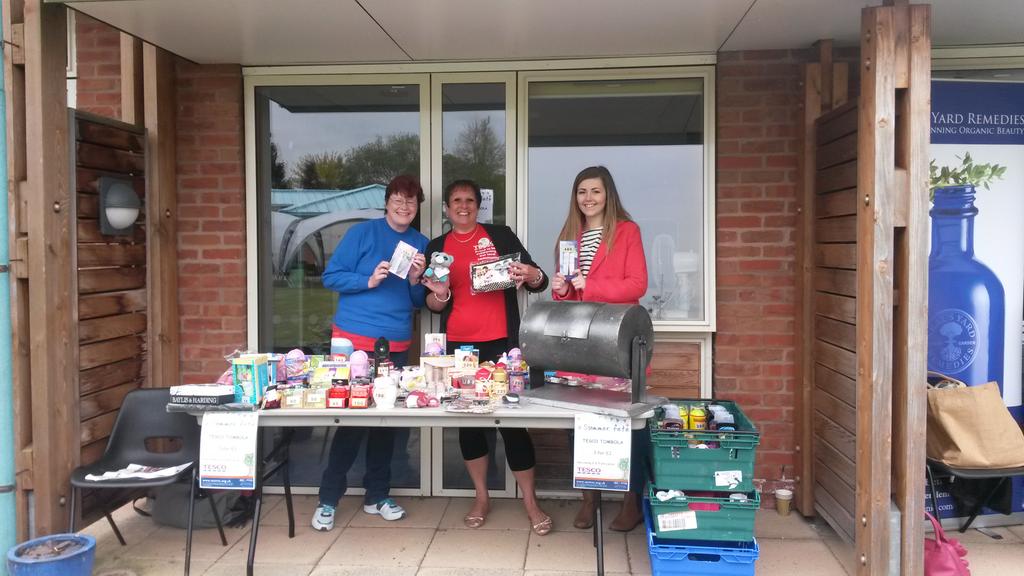 suzyroberts123's tweet photo. Set up and ready to go @AcornsHospice @Worcs23440 @Worcs3430 @its4bert @greenychris1 @struth83 #lovecommunity#2stores http://t.co/dh1aJuPpP9