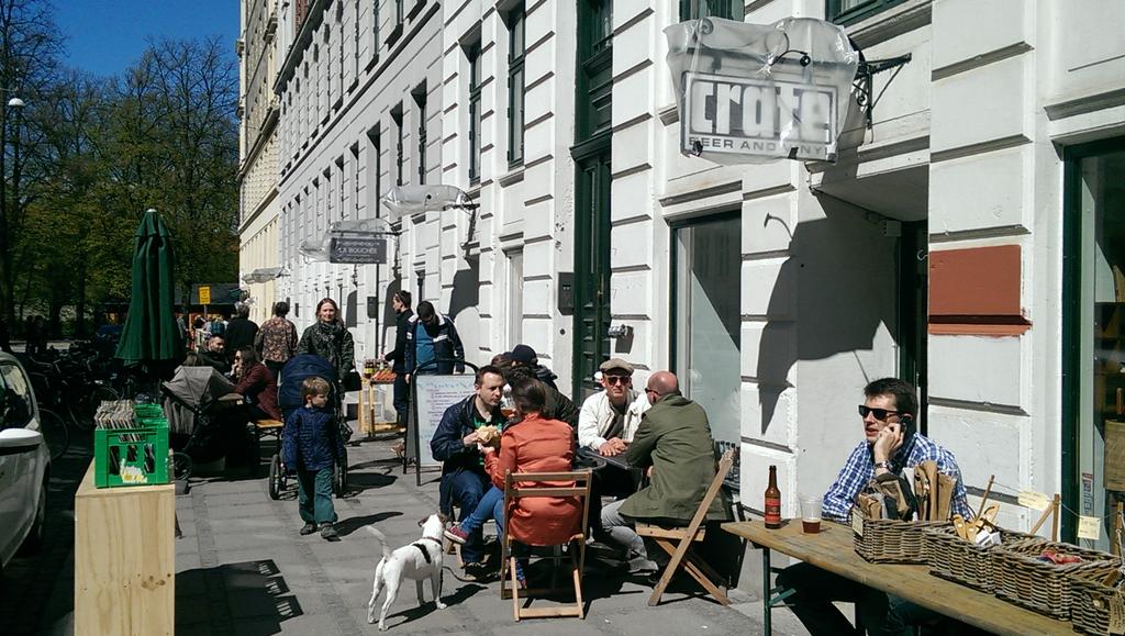 cratebv's tweet photo. Livet er godt her i gaden... http://t.co/H484U4fdxP