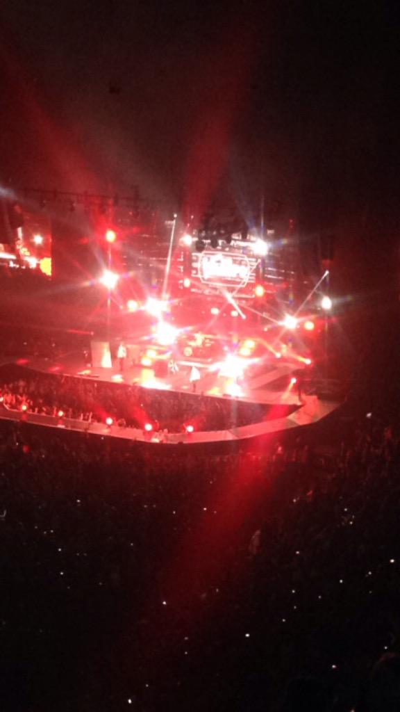 ashjt150's tweet photo. Such a good night last nightπβ€οΈ @TheVampsband @TheTide @LukeFriendMusic @UnionJworld #TheVampsOnTour #TheTideAtTheO2 http://t.co/l3YnVvKiv9