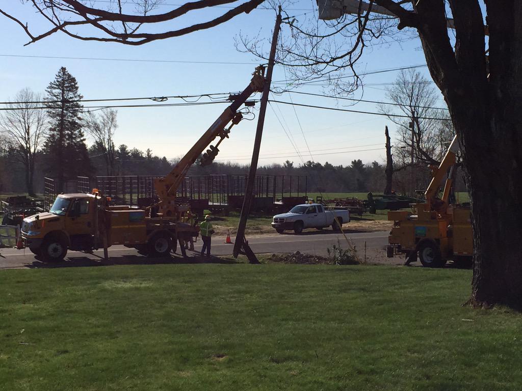 BeFoundNH's tweet photo. Thanks for the quick response @EversourceNH - crew working to repair after Car vs Pole http://t.co/AkO6EGWgzJ