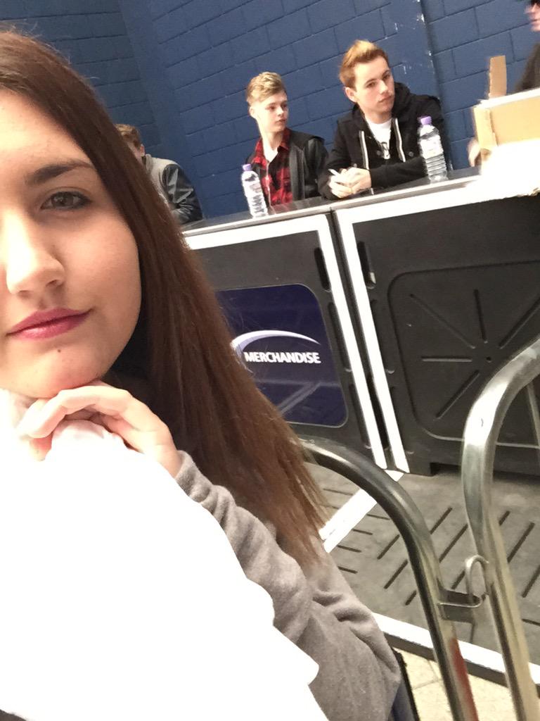 elliemallard_'s tweet photo. @TheTide #TheTideAtTheO2 #TheTideSigning http://t.co/UYPDuZihpw