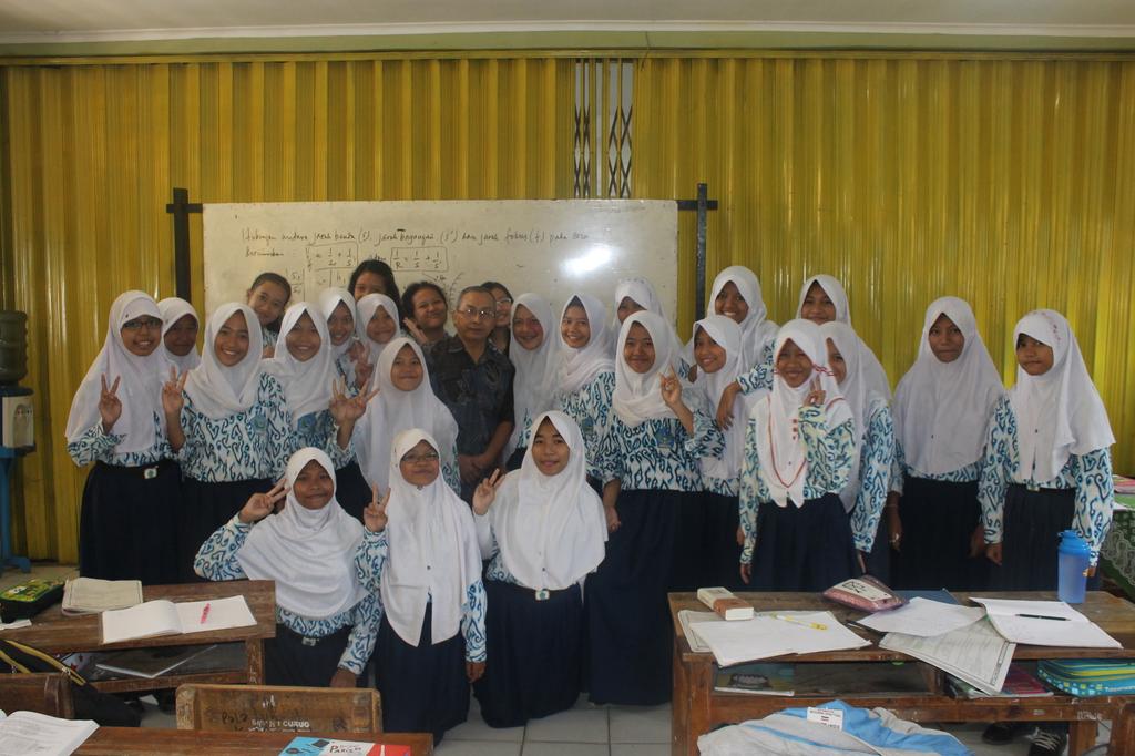 Grade88Official's tweet photo. W/ pak hery \m/ #Latepostsangat http://t.co/9NxOBYJMtV