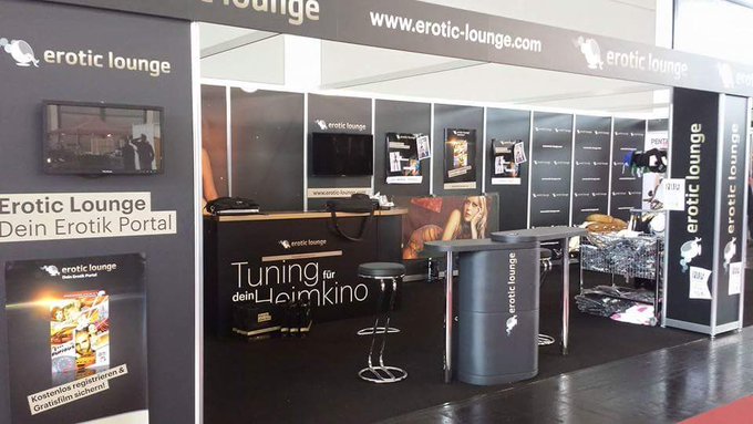 Watch Julia Pink's leaked NSFW photo on TwXstars