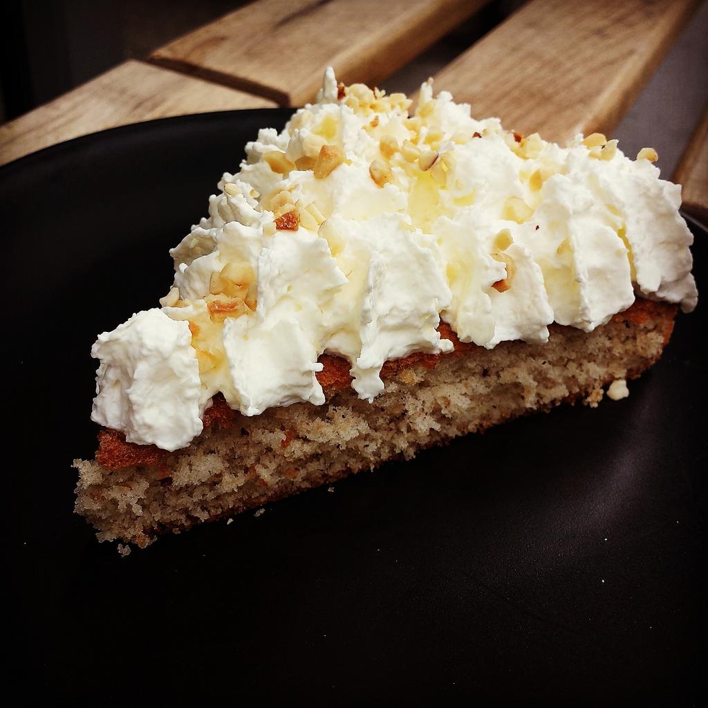 Poppy's café tweet media