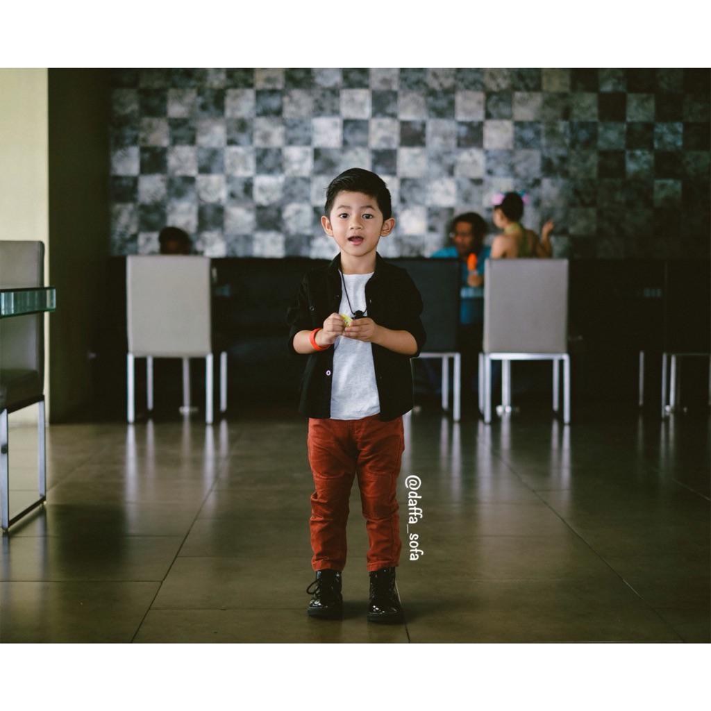 Daffa_Sofa's tweet photo. #daffasofa http://t.co/9JrIEzqBI8