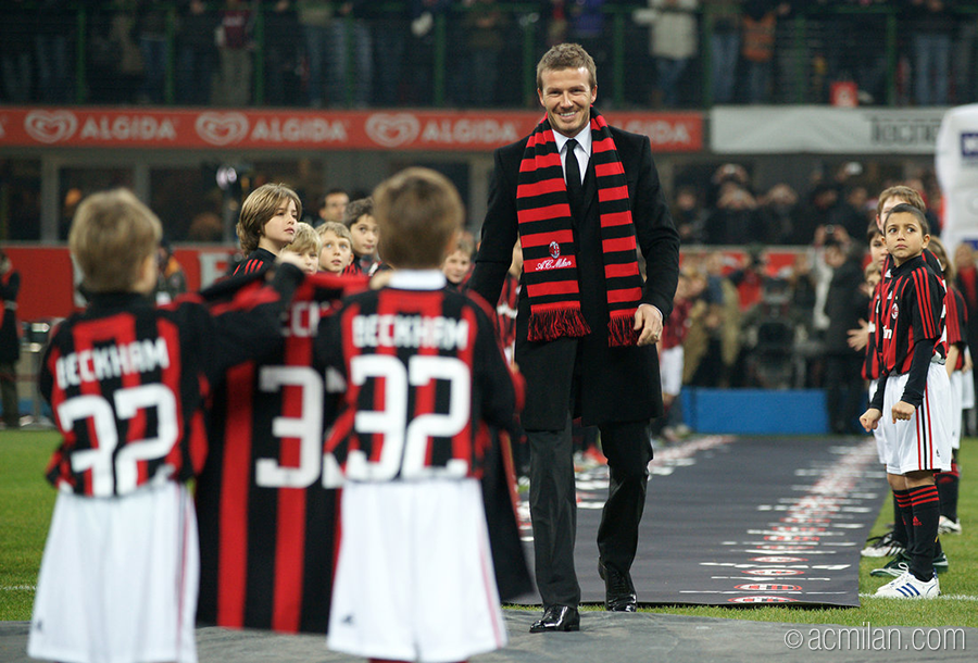 acmilan's tweet photo. Today David Beckham celebrates his 40th birthday! Buon compleanno David, HBD! #weareacmilan #DB40 http://t.co/JWYyIRPeQf