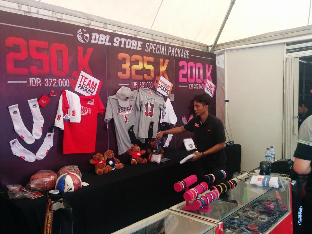 Weekend waktunya belanja!!
Dapatkan Special Package dengan harga super murah di booth <a href="/DBLstore/">DBLstore</a> Hall Basket Senayan!