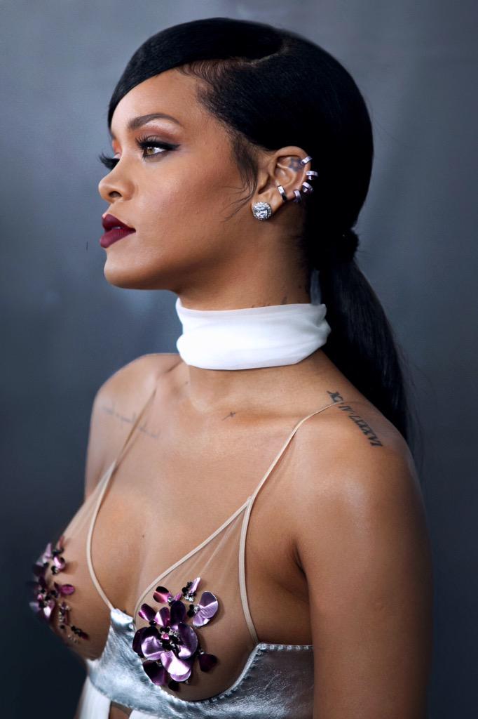pixts's tweet image. rihanna