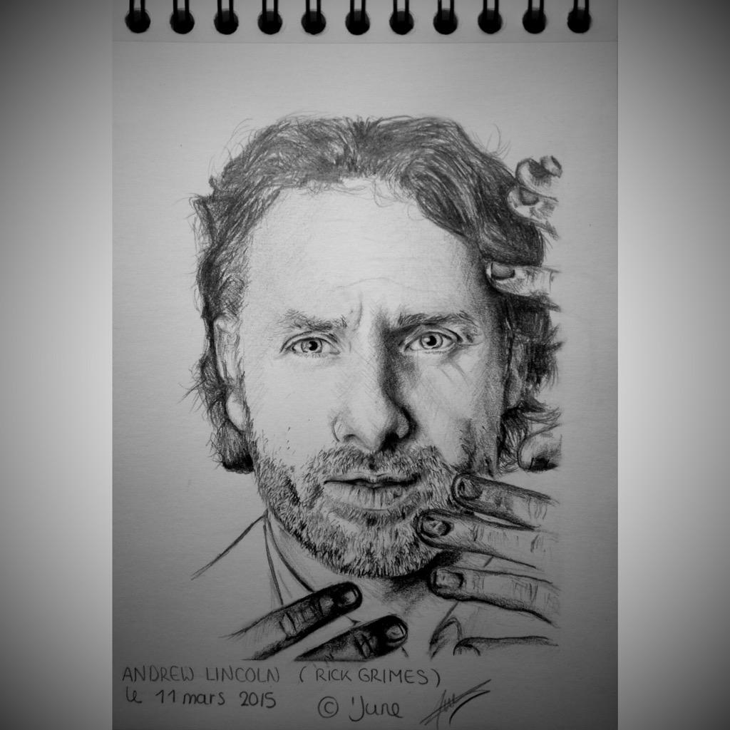 JulietteCJune_'s tweet image. Hey @Shonduras ! This is what I do 🙈 #shonduras #shondurart #art #sketching (and makeup also …) 🌸✏️