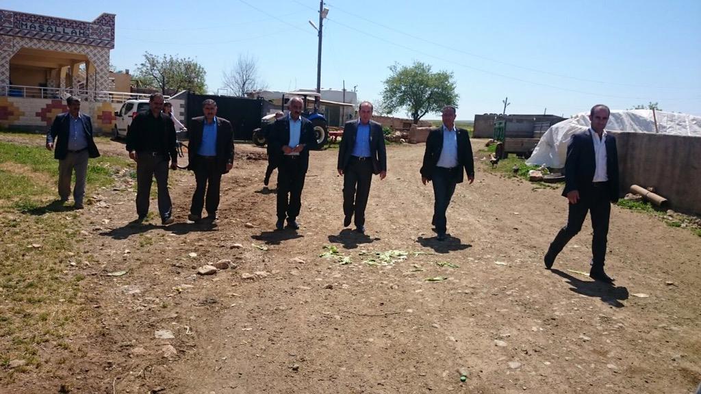 aslanalibayik's tweet photo. Mv Adayımız Sn @egilmezyusuf ile Küçük Gölcük Kırsal Mahallemizi ziyaret ediyoruz. Rabbim yardımcımız olsun. http://t.co/LH9QHsVmo8
