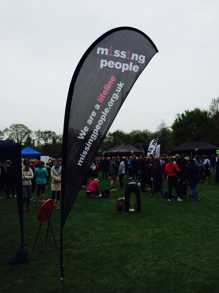 simonschusterUK's tweet photo. Runners Assemble! And here is Team S&amp;S UK ready and rearing to go at the start line #milesformay @missingpeople. http://t.co/zVUwGpjsic