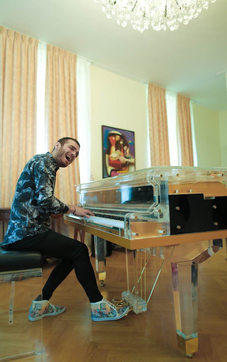 vahabov2016's tweet photo. Sohbetine doymaq ne mumkun hele ki,buyuleyici o sesin...
#Elnur #ElnurHuseynov #myEll #angEll #esc2015 #WeLoveYou "*" http://t.co/uli8PfMKfF