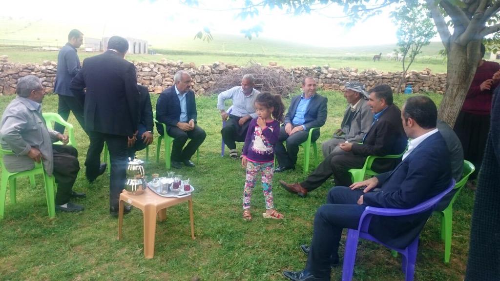 aslanalibayik's tweet photo. Mv Adayımız Sn @egilmezyusuf ile Mahalle ziyaretlerimize devam ediyoruz. Kopuz Kırsal Mahllmzde vatandaşlarımızlayız. http://t.co/SirOLCXWzN