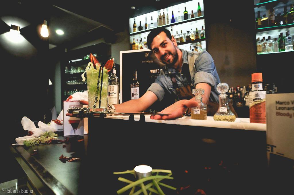 SeicentoAL's tweet photo. Presentación cocktail #whiteblood @WorldClass @GuiaGOAlicante @TardeoAlicante @alicante_actual @Alicante_City http://t.co/VxUVb0sosL