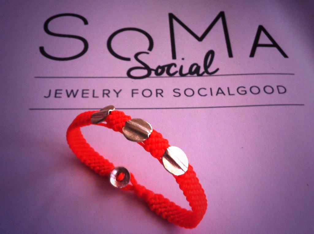 SoMaJewelry's tweet photo. A closer look at the 'Hyper Orange' #handmade @SoMaJewelry #bracelets from the North of #Thailand with #Silver #925 👍 http://t.co/x3eqSdJlxp