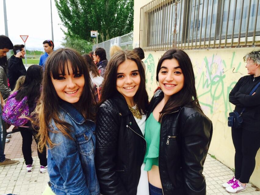 susana_saza's tweet photo. Que bien se esta, cuando se esta bien👌👌👌 http://t.co/dNIrkSPKwH