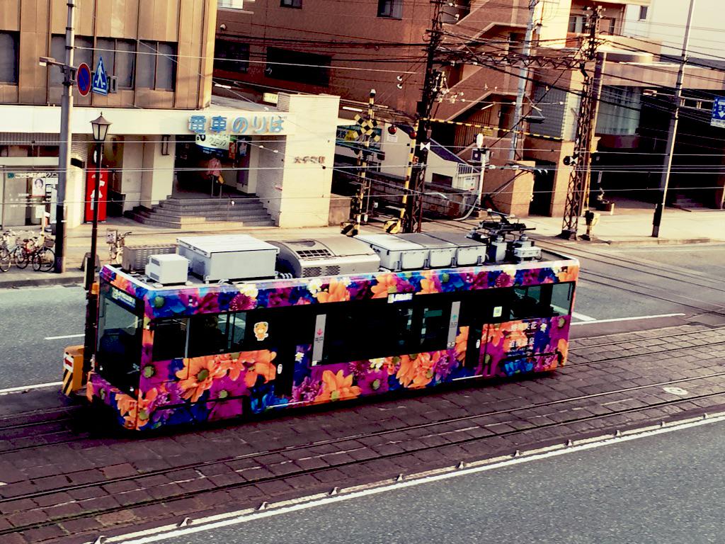 Takechi Yoshinori 蜷川実花電車が 線路と線路の交差点ダイアモンドクロスに止まった Http T Co Rqvwexhdr6