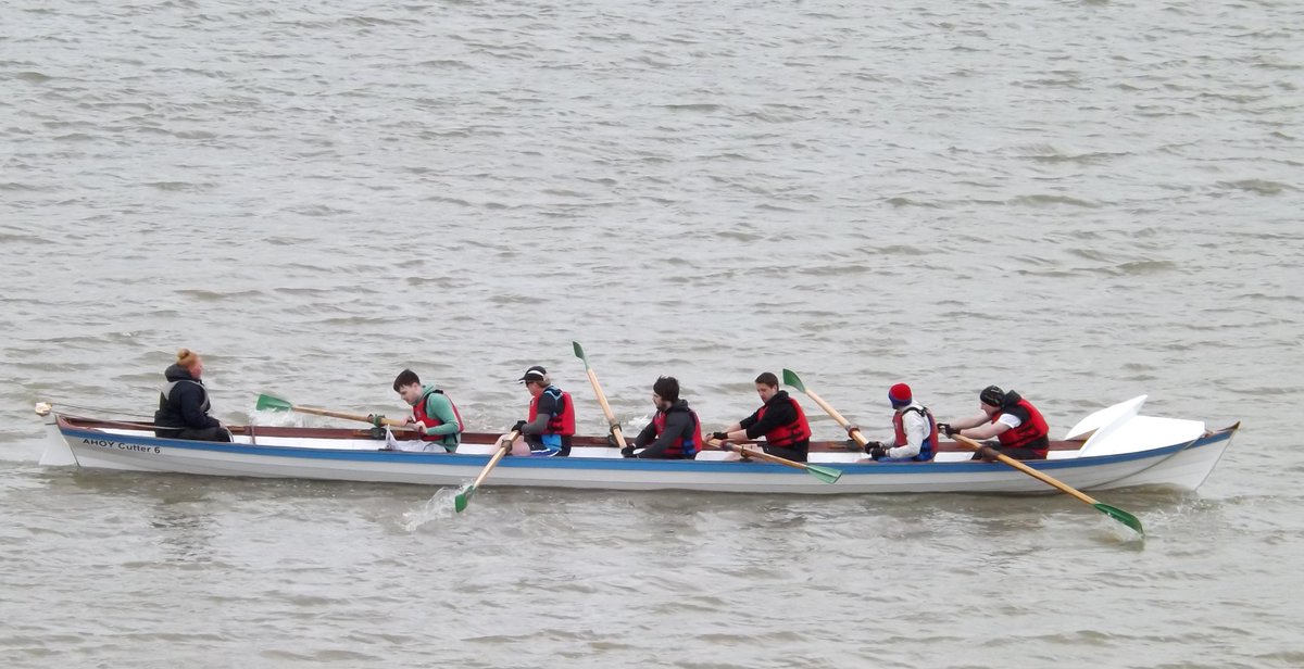 AJBC_1's tweet photo. #100kRow crews heading up #Thames past #Woolwich #Charity @AHOYofficial @hashtagINVOLVE @LondonLive @BBCLondonNews http://t.co/vx7MGpi29S