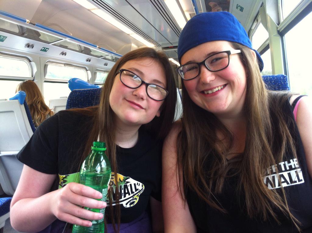 cuddlycth_'s tweet photo. On our way to the O2 for #TheTideSigning @TheTideAustin @thetidedrew @TheTideLevi @thetidenate @TheTide http://t.co/fsSmo7almi
