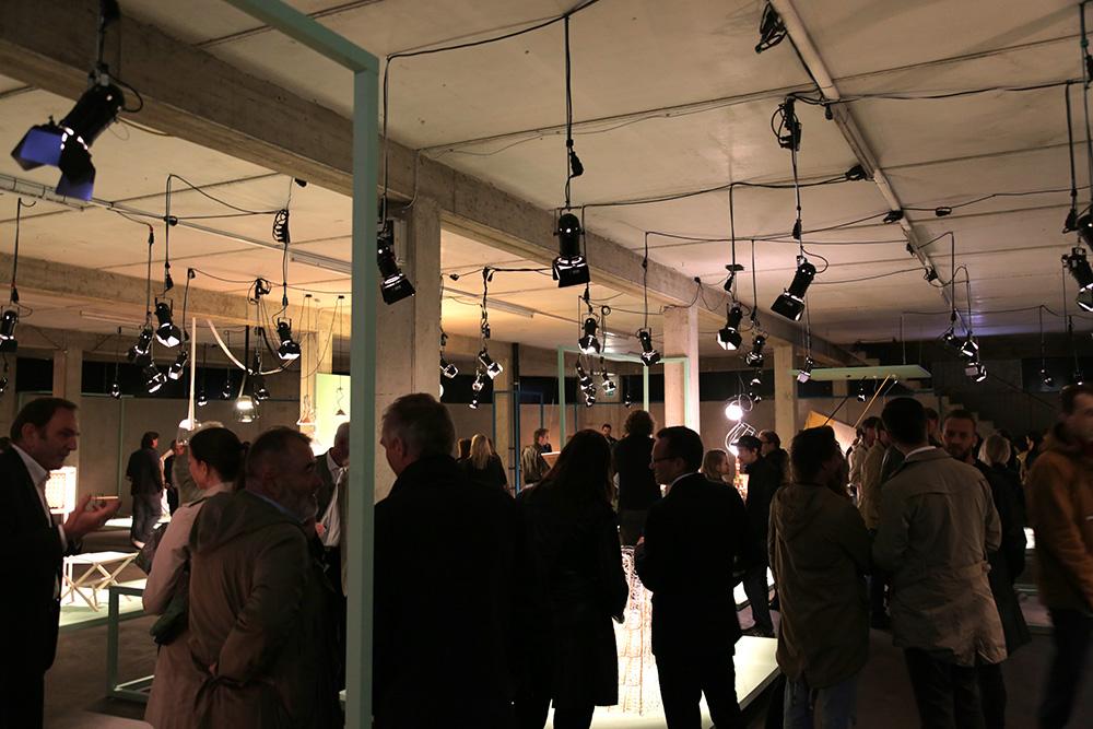 JoliJoliDesign's tweet photo. Un succès pour l'exposition @Selected_Graz où le québécois @sssvll présente son Verre commun http://t.co/cNnfkpvmAN http://t.co/YlL2nOC53W