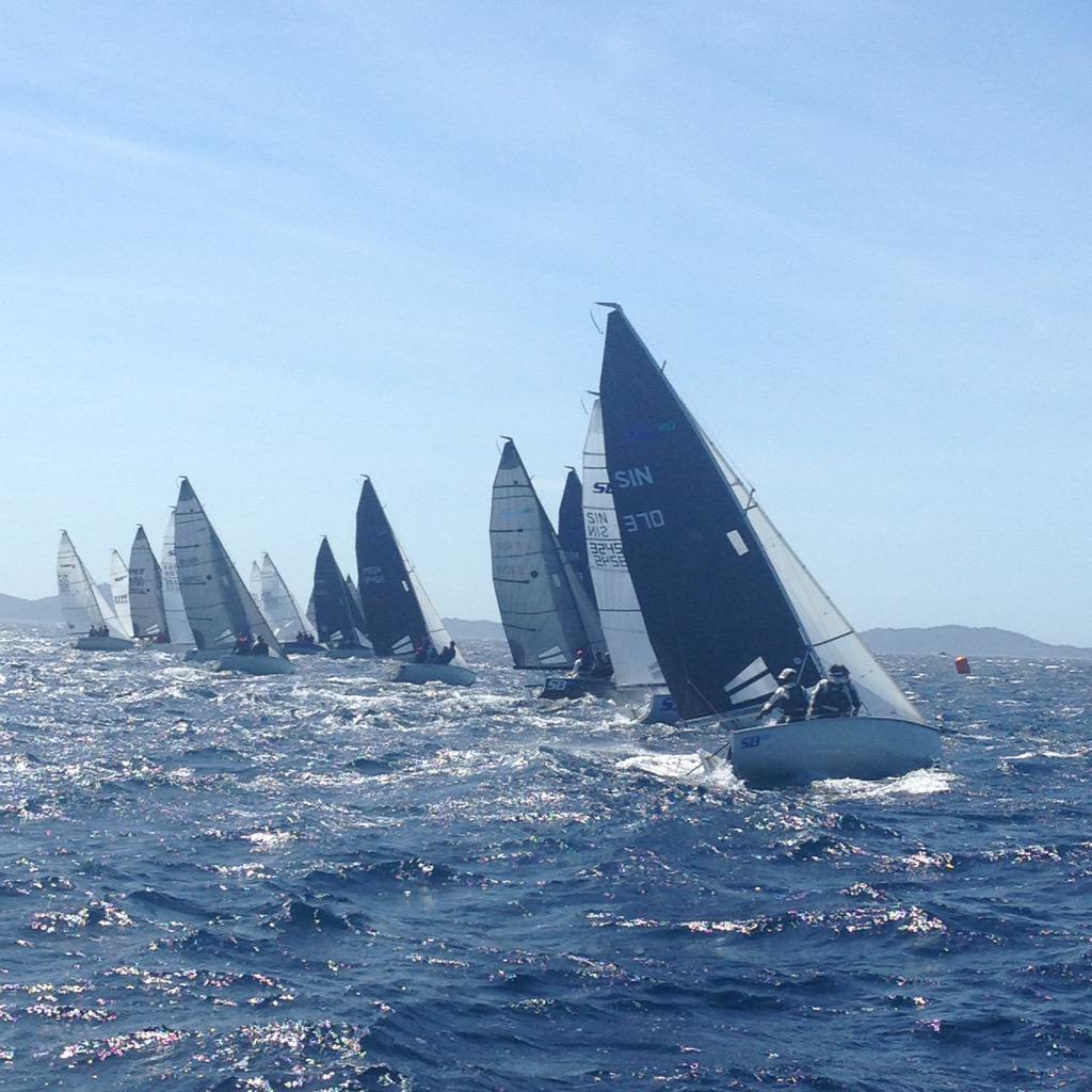 tpmcoych's tweet photo. Bon départ de la course 5 http://t.co/AaqbyLwvZt