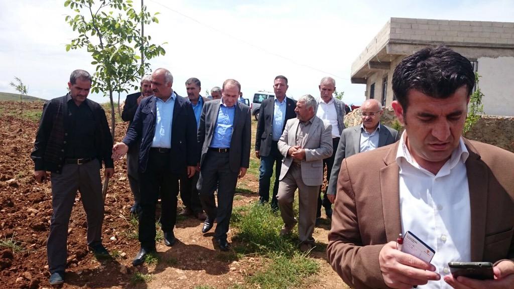 aslanalibayik's tweet photo. Mv Adayımız Sn @egilmezyusuf ile Mahalle ziyaretlerimize devam ediyoruz. Özören Kırsal Mhllmzde vatandaşlarımızlayız. http://t.co/76vbFWrDPR