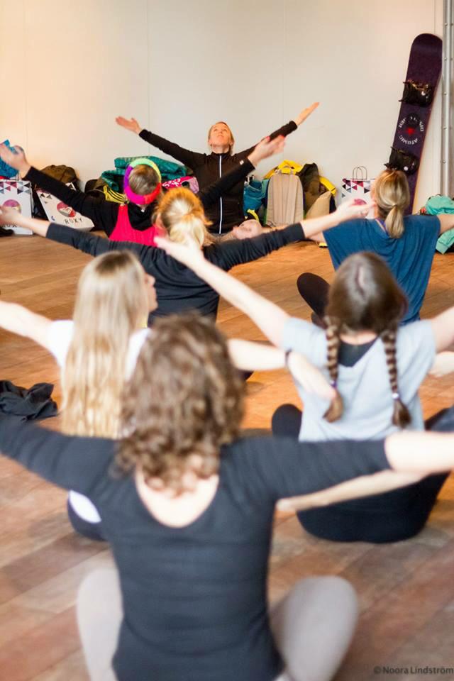 Op naar de laatste lessen van de yoga-opleiding 200h,gek idee om straks in juni klaar te zijn!