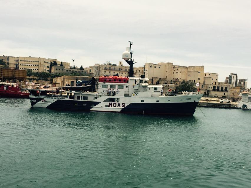 ReginaCatrambon's tweet photo. #MOAS_EU living now #UltimOra #NobodyDeservesToDieAtSea http://t.co/LDJfPE0DEv