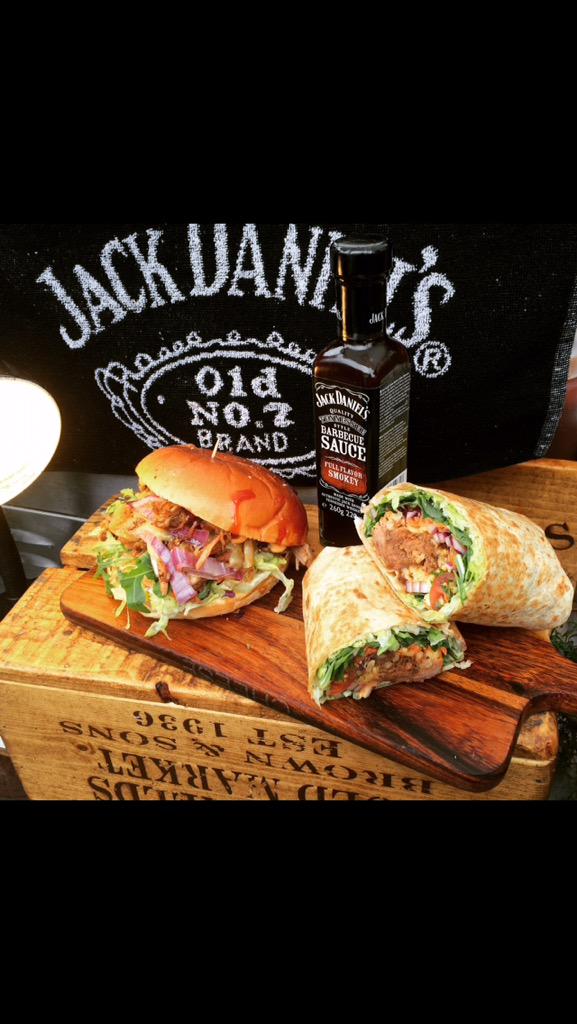 la_porca's tweet photo. Yummm Pulled Pork @Camdenmanager @CamdenMarket @MostYummyToday @MrsMarketUK @southbankcentre http://t.co/rQhUcrDFyC