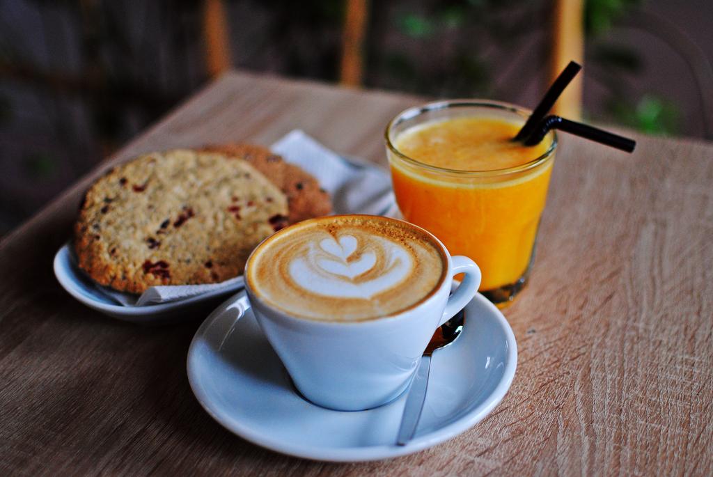 SoljicaCom's tweet photo. Ko kaže da nemate razloga da ustajete iz kreveta 😄 #kafa #šoljica #kafeterija #beograd #andjeli http://t.co/RRDsfl8HjH
