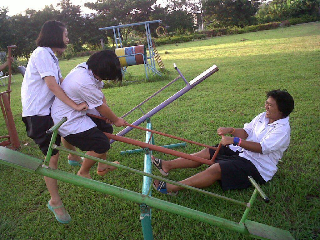 Mocca_273's tweet photo. ดูรูปนี้ทีไรก็ขำ 5555 คิดถึงพวกมึงจัง #ค้นรูปมัธยมที่คิดถึง http://t.co/XnL1VpbqK0