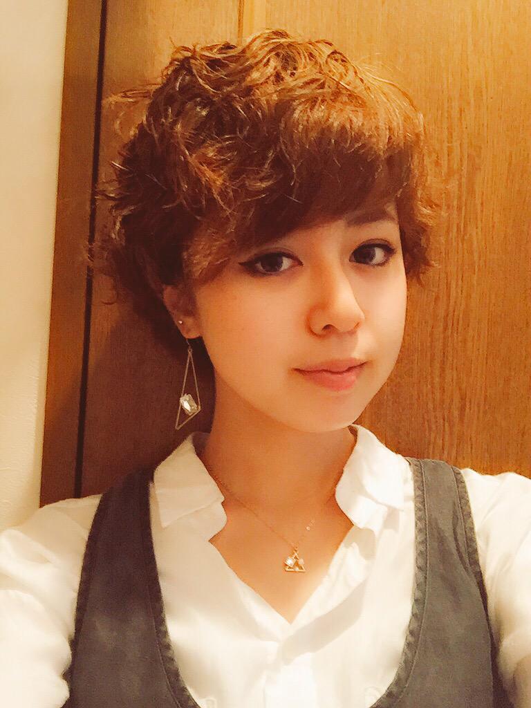 天宮さやか カラコン女子andメガネ女子 パーマかけ直しました クルクル おばさんってゆあれる Http T Co Vzovdjz8nl