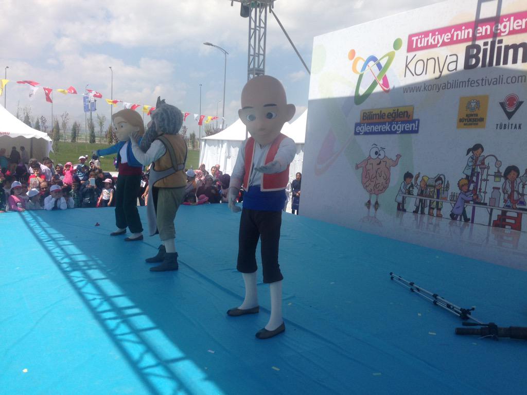konyakultur's tweet photo. #KonyaBilimFestivali "Keloğlan ve Huysuz Uzayda" tiyatro gösterimiz yoğun ilgi görüyor... http://t.co/1kgLVaZNo7