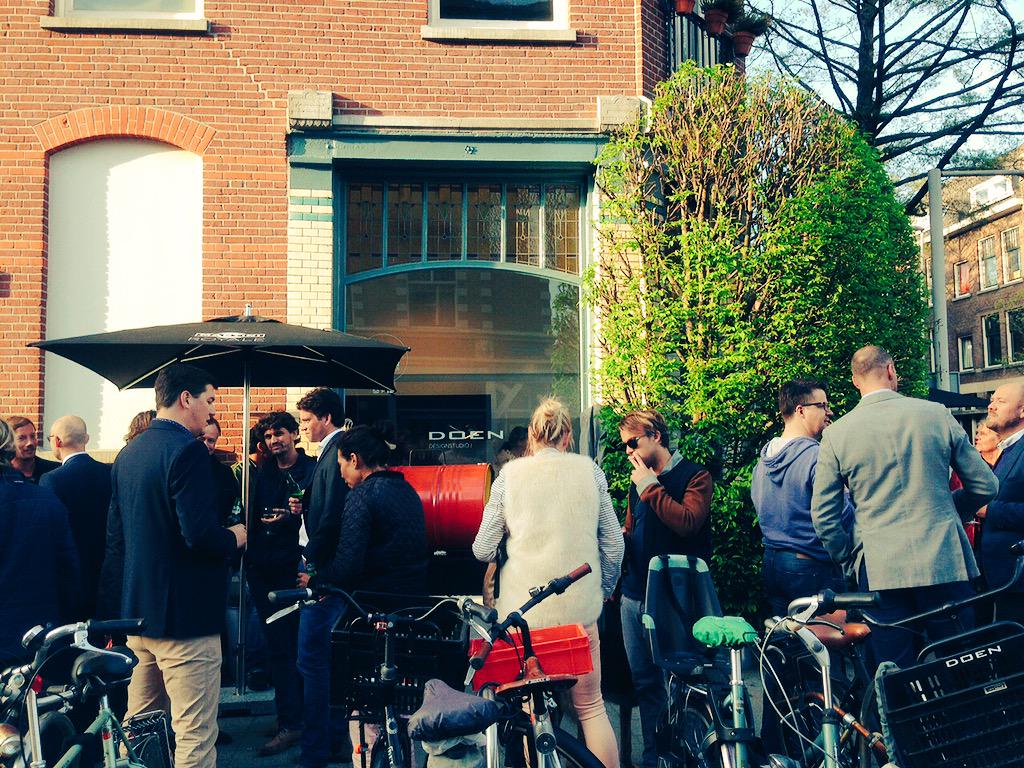 Robbin_Kuiper's tweet photo. Gister bij de lancering van @JeanbyDOEN geweest, het was erg geslaagd! #rotterdam #lifestyle #bbq http://t.co/pLuGEWc9Gu